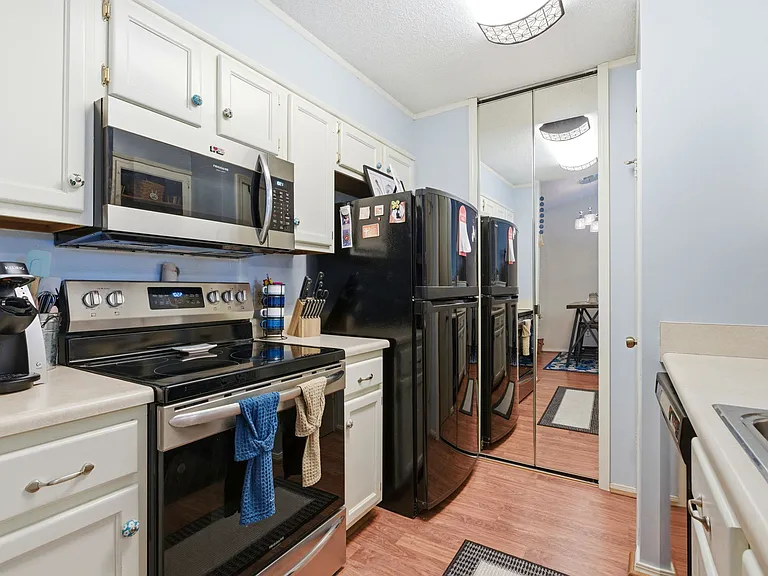 601 E Burgess Rd — Photo 8