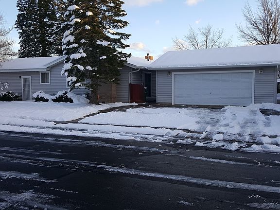 Detached garage
