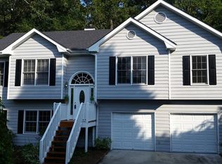 1120 Burning Bush Dr, Loganville, GA