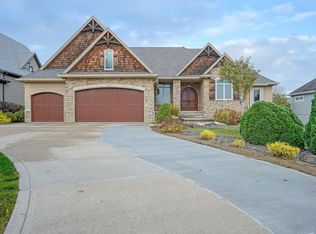 425 Bay Hill Cir, Dakota Dunes, SD 57049