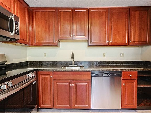 4th image of 2410 Skyline Dr Unit 7