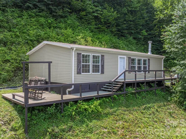 92 Bobcat Rd, Maggie Valley, NC 28751