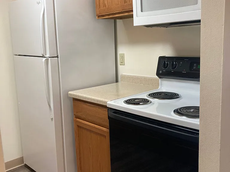 1320-1322 W Meadows Dr — Photo 3