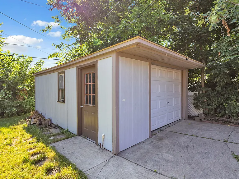 8484 Berwyn St — Photo 19