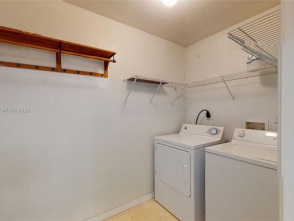 3rd image of 2228 SE 26th Ln #1