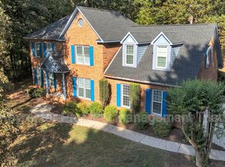 8402 Trolley Ct, Oak Ridge, NC 27310