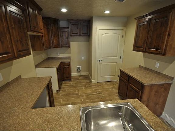 4th image of 1916 Sheffield Dr APT D