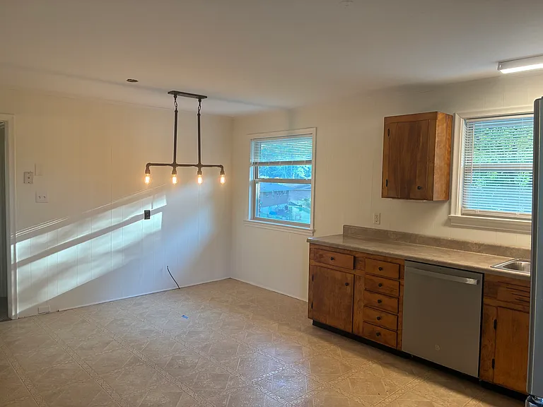 4607 Fall Creek Rd — Photo 9