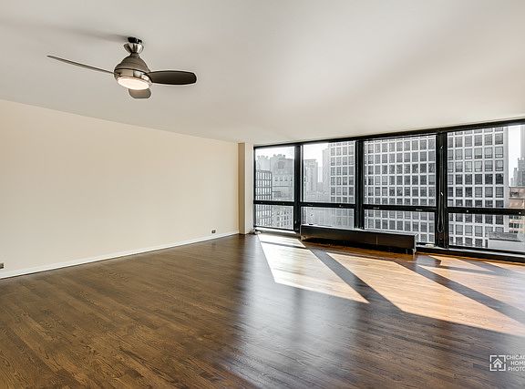 4th image of 910 N Lake Shore Dr #2802