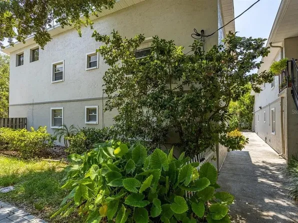 1011 S Moody Ave APT 12, Tampa, FL 33629