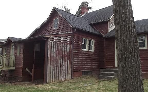 2nd image of 4229 NE Washington Pike