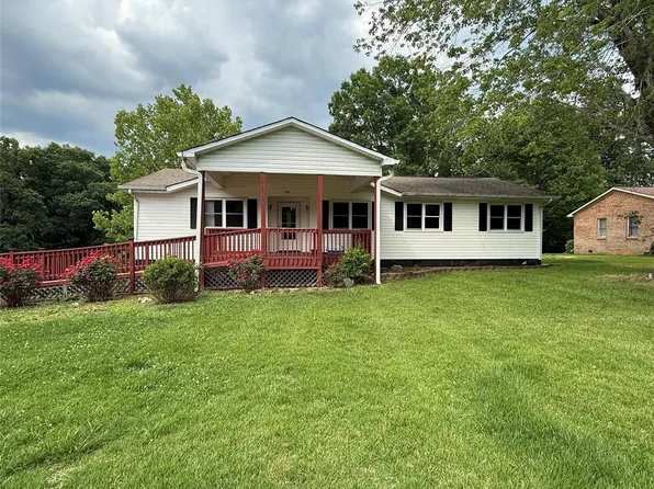 210 Bleynat St NE, Valdese, NC 28690