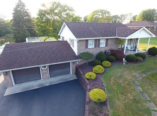 2616 Ridgewood Ct, New Castle, PA 16101