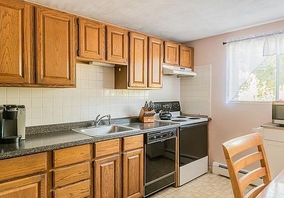 5th image of 10 Woodcrest Ct APT 3