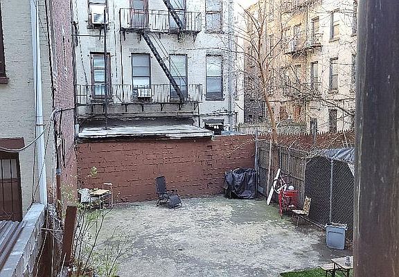 3rd image of 168 Norfolk St APT 3
