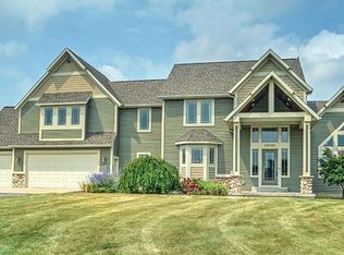 10585 Stirrup Dr SE, Caledonia, MI 49316
