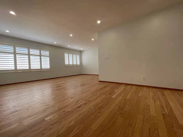 700 Westmount Dr #103 — Photo 5