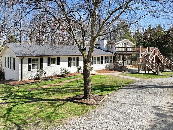 3rd image of 4005 Price Rd