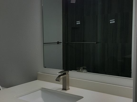 4th image of 10480 Sunland Blvd