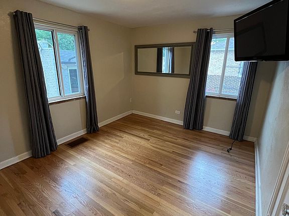 Upstairs Bedroom 1