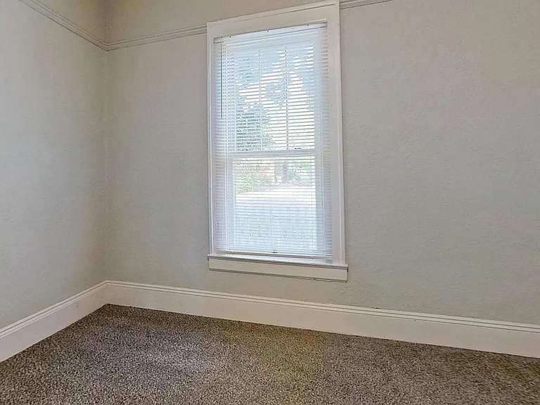 2025 N Laura St — Photo 22