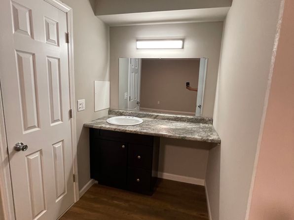 45860 Cass Ave APT 6