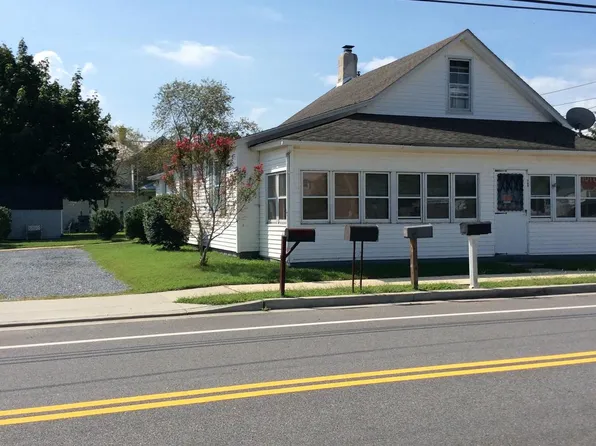 421 Cypress St, Millington, MD 21651