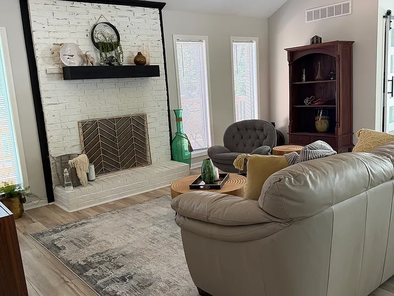 507 Sunset Ln — Photo 4