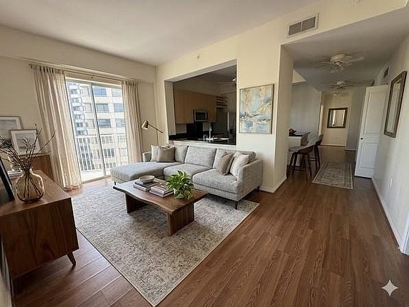 2nd image of 3505 Sage Rd Unit 610