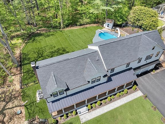2nd image of 7 Circle Dr