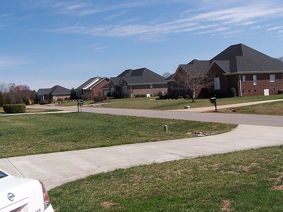 5th image of 2903 Woodfield Ln