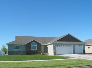 2397 44th Ave S, Grand Forks, ND 58201