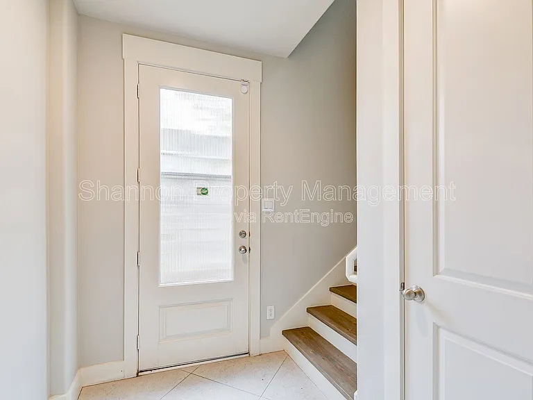 2004 Blodgett St #A — Photo 3