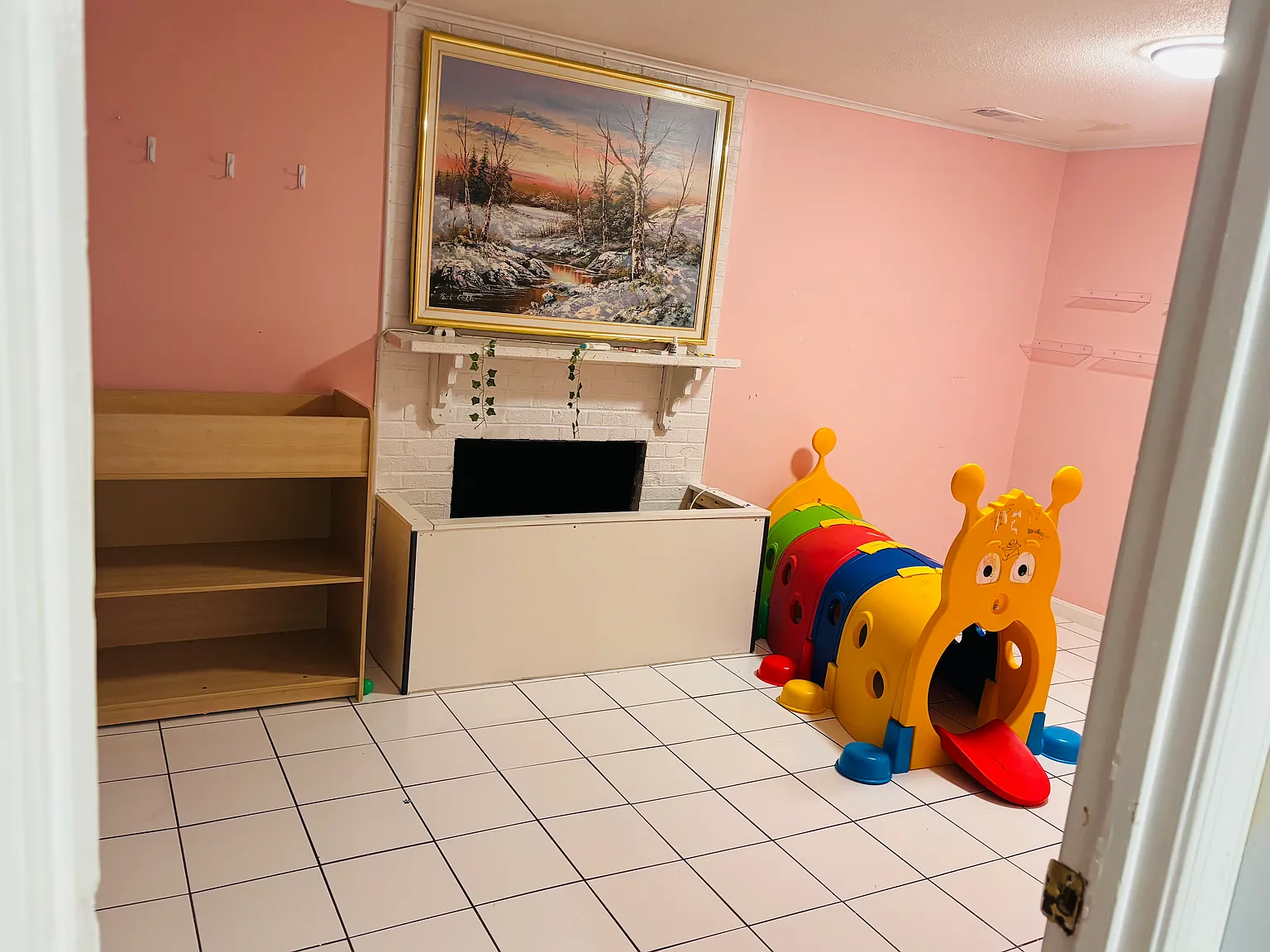 1 bed, 1600 sqft, $1,200 — Photo 4