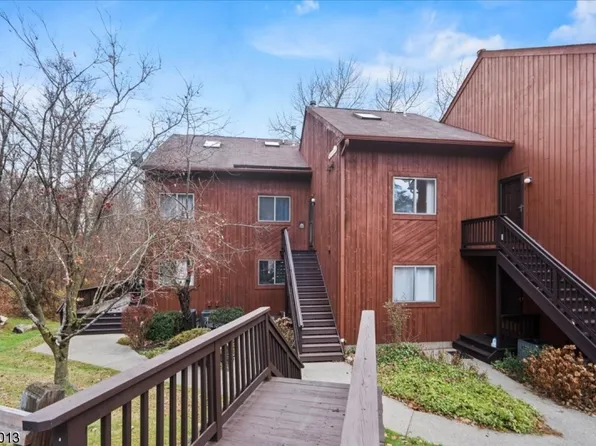 3 Port Royal Dr #6, Vernon Twp., NJ 07462