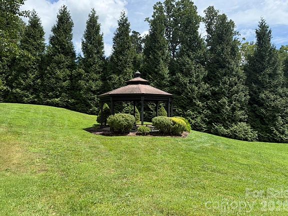 5th image of 4 Sovereign Ln