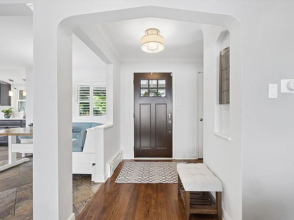 3rd image of 501 N Edgewood Ave