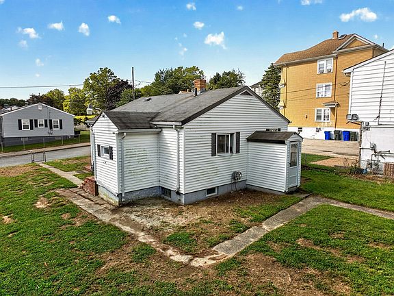 2nd image of 458 Buffinton St