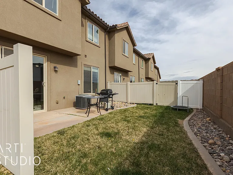 150 N 1100 E #60 — Photo 19