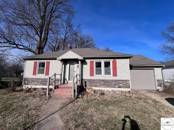 1103 E Franklin Cir, Clinton, MO 64735