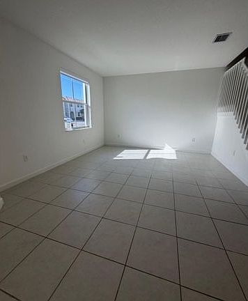 4th image of 2885 SE 25th Rd