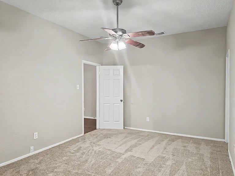 22511 Braken Manor Ln — Photo 10