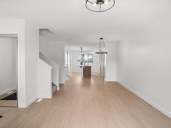 4th image of 22529 83a Ave NW