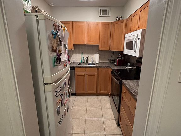 5th image of 2401 Arlington Blvd APT 102