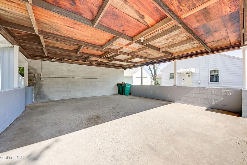 4th image of 2650 3rd Avenue