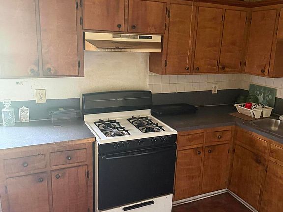 5th image of 914 Wallior St