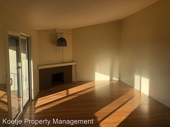 3rd image of 270 SE Barrington Dr #303