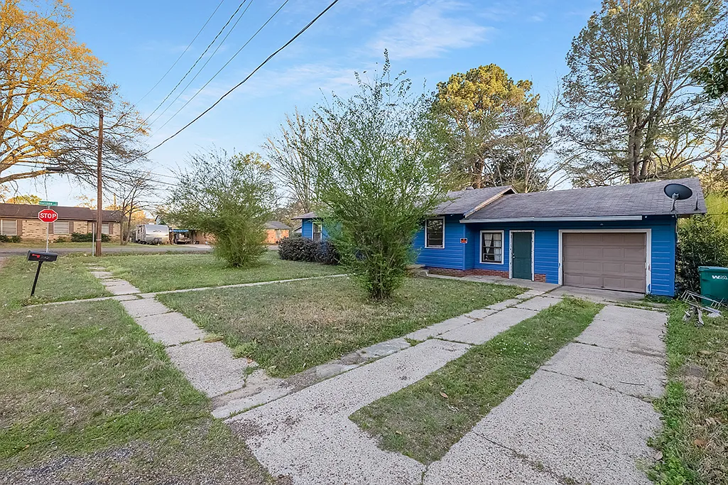 3 bed, 1377 sqft, $1,100 — Photo 3