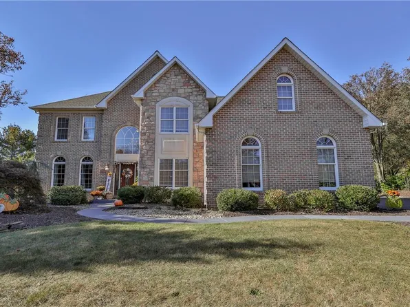 3355 Beaufort Dr, Bethlehem, PA 18017