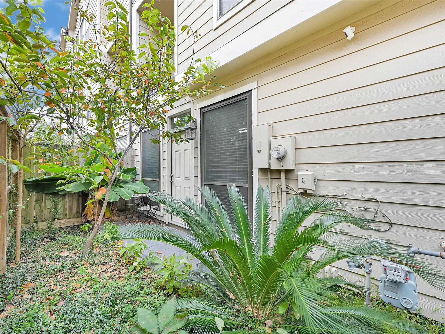 3 bed, 3.5 bath, 2312 sqft, $2,500 — Photo 4